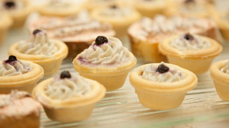 揭秘生日蛋糕制作：原料背后的秘密